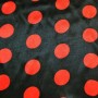 Tejido raso carnaval - topos rojos fondo negro